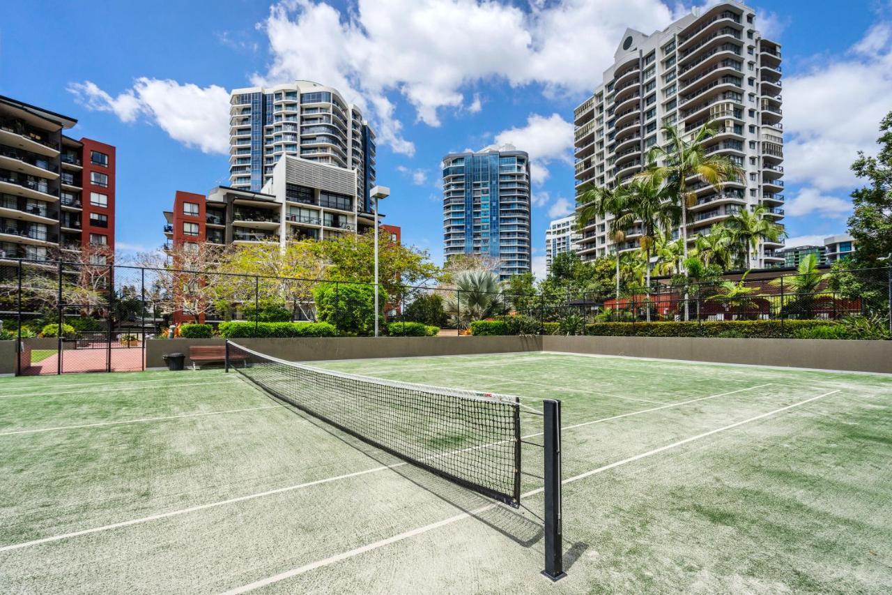 The Docks On Goodwin Aparthotel Brisbane Exterior photo